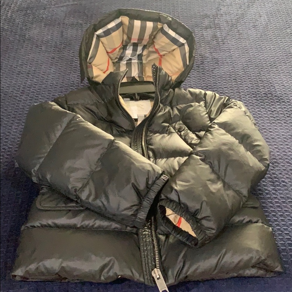 Burberry children’s coat sz 10 worn twice